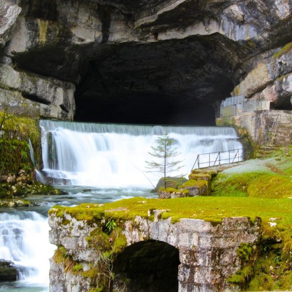 Découvrez la source de la Loue lors d&rsquo;une randonnée spectaculaire