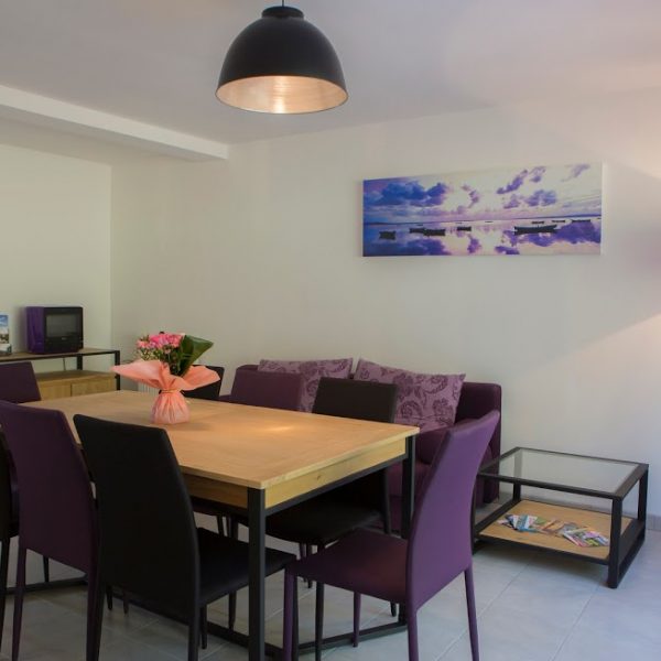 Les Gîtes de l&rsquo;Orée du Bois – Violet Passion