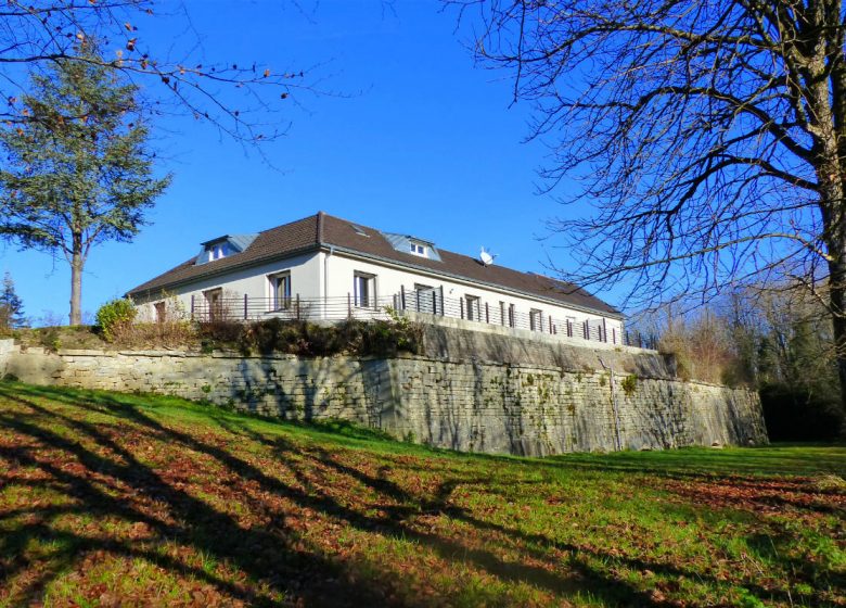 Maison MARULAZ située au milieu de la Maison du Fort