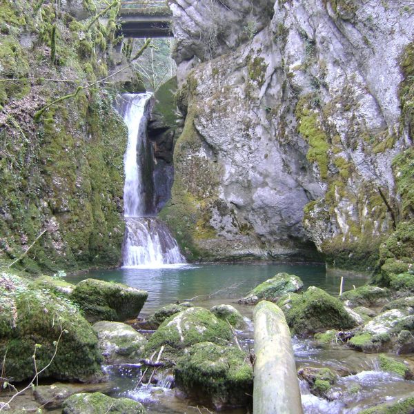 Cascade du Gour de Conche et Roche Tuffiere