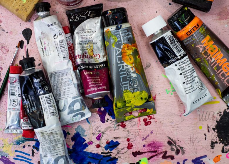 Tubes de peinture © Glitch77 de Pixabay
