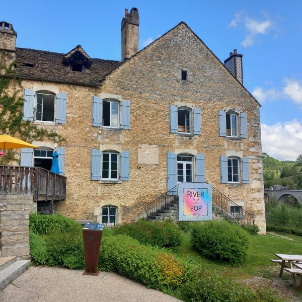 River Pop Hostel